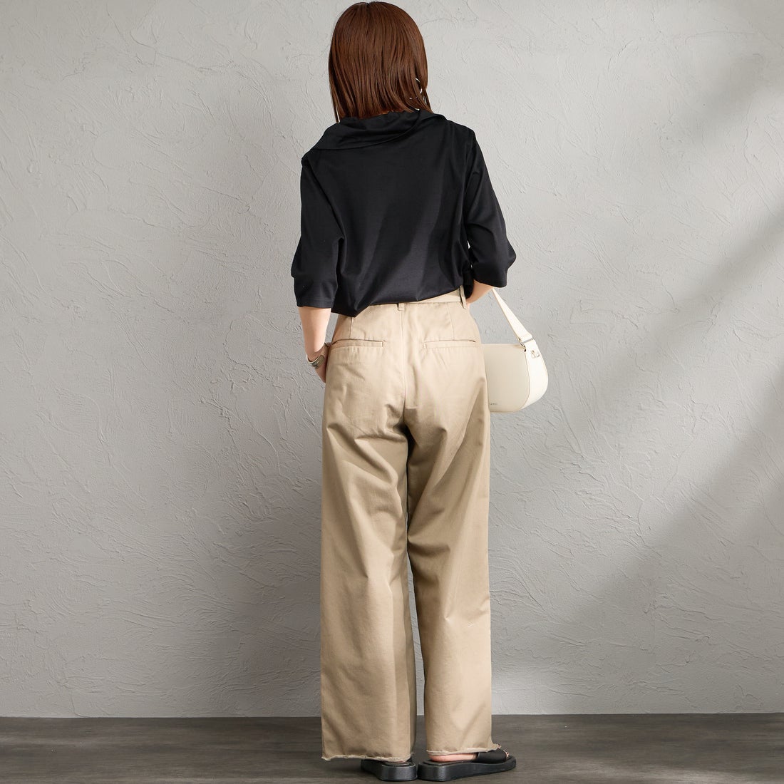 mizuiro ind [ミズイロインド] アシンメトリーカラープルオーバー [1-210071] 99 BLACK &&モデル身長：159cm 着用サイズ：F&&