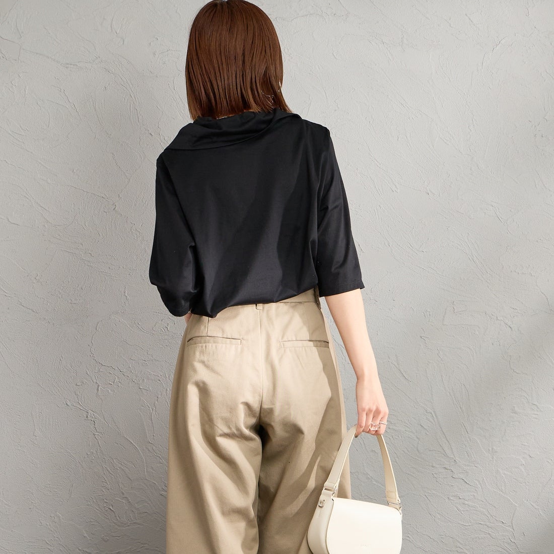 mizuiro ind [ミズイロインド] アシンメトリーカラープルオーバー [1-210071] 99 BLACK &&モデル身長：159cm 着用サイズ：F&&