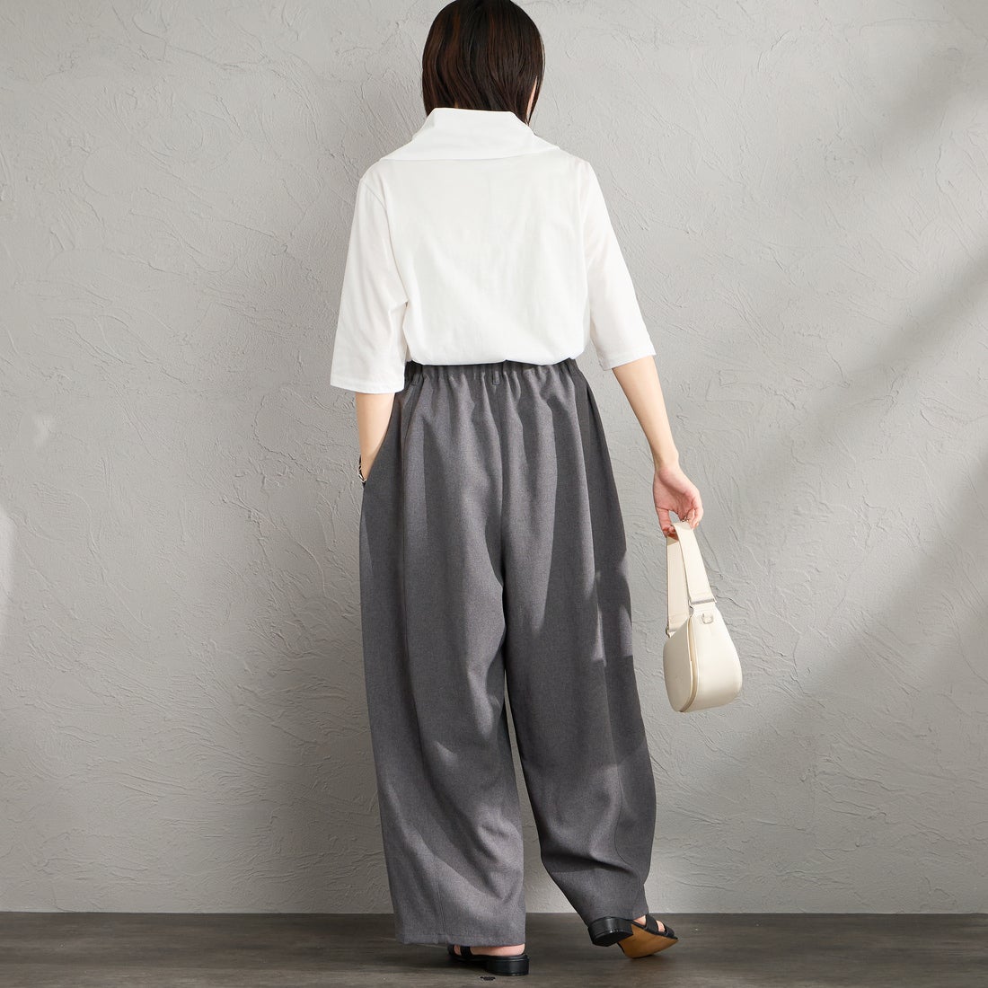 mizuiro ind [ミズイロインド] アシンメトリーカラープルオーバー [1-210071] 11 OFF WHI &&モデル身長：160cm 着用サイズ：F&&