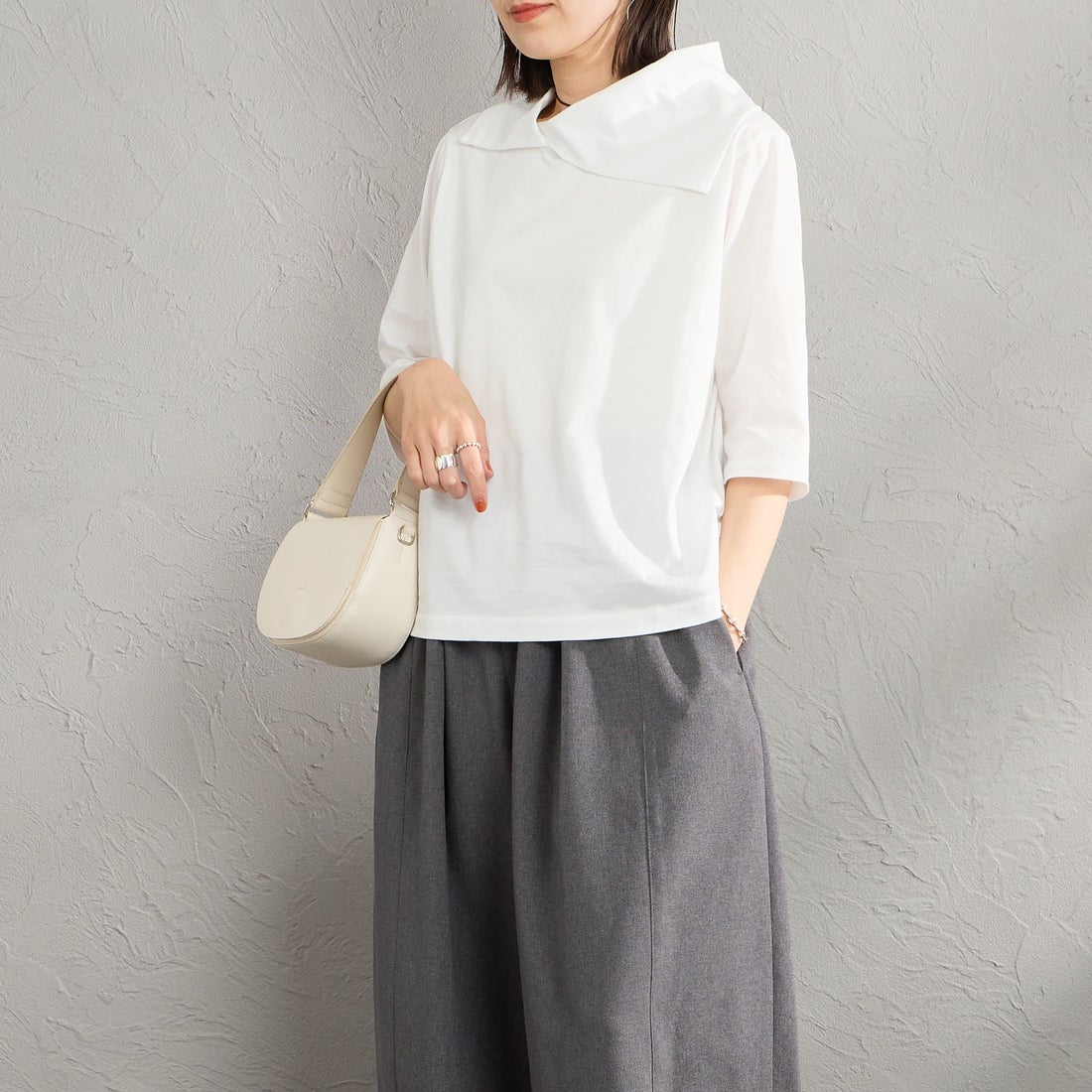 mizuiro ind [ミズイロインド] アシンメトリーカラープルオーバー [1-210071] 11 OFF WHI &&モデル身長：160cm 着用サイズ：F&&