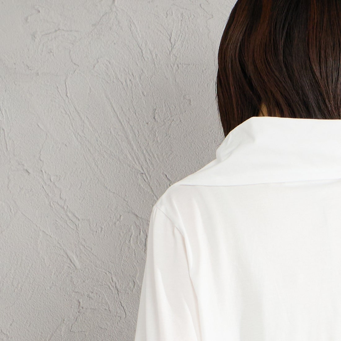 mizuiro ind [ミズイロインド] アシンメトリーカラープルオーバー [1-210071] 11 OFF WHI &&モデル身長：160cm 着用サイズ：F&&