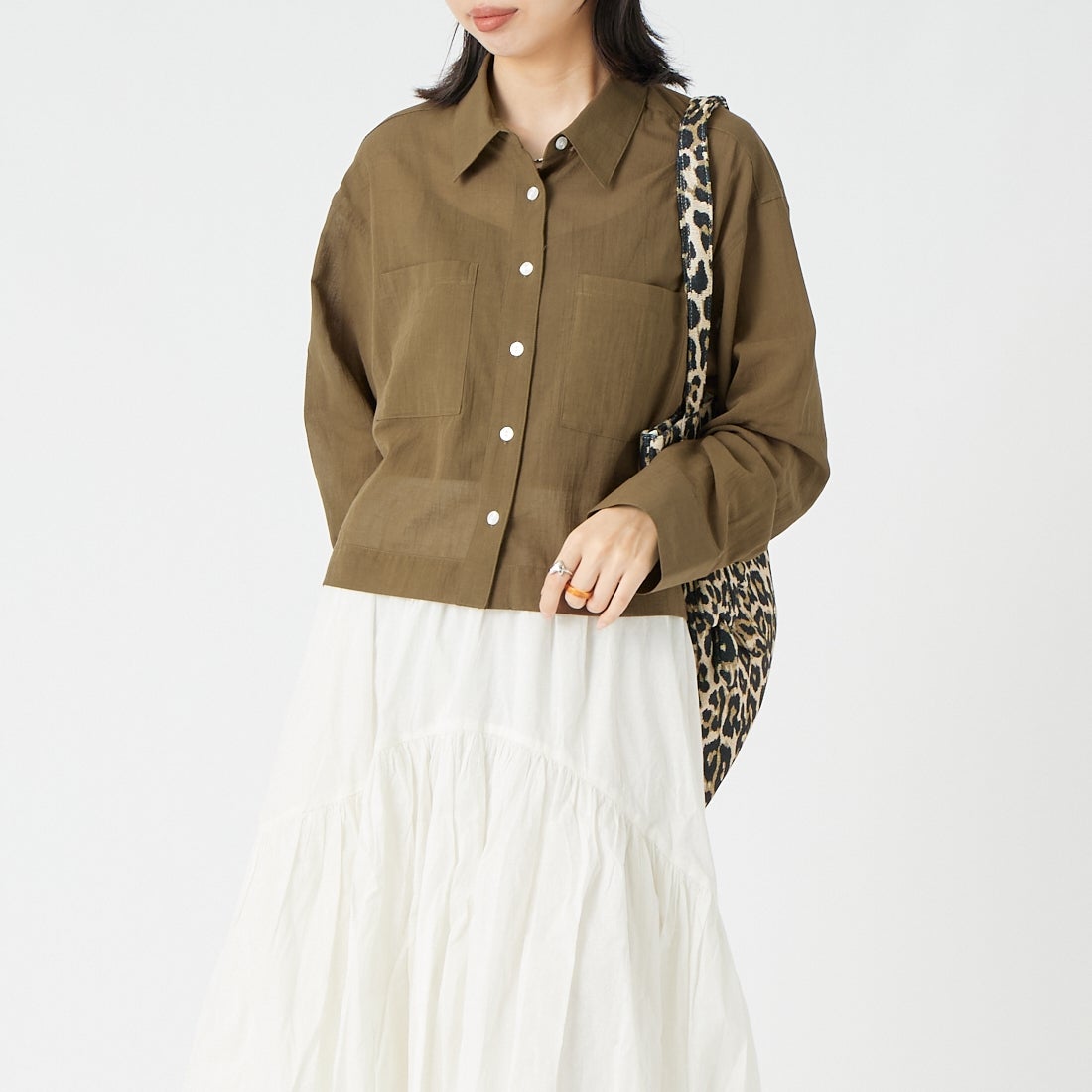 USINE [ユジーヌ] シアー短丈シャツ [IN11-SH-6] KHAKI.B &&モデル身長：162cm 着用サイズ：F&&