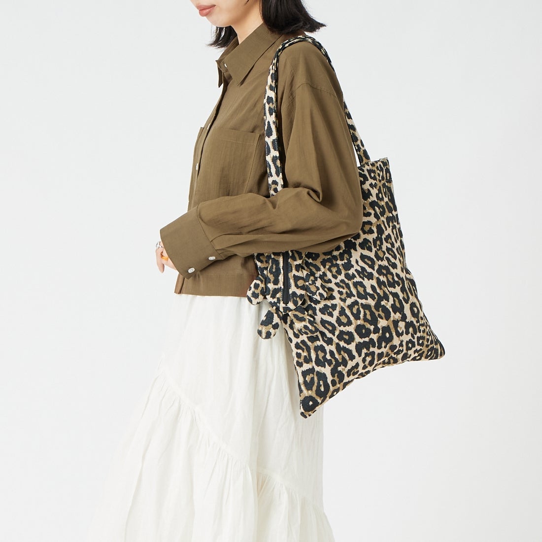 USINE [ユジーヌ] シアー短丈シャツ [IN11-SH-6] KHAKI.B &&モデル身長：162cm 着用サイズ：F&&