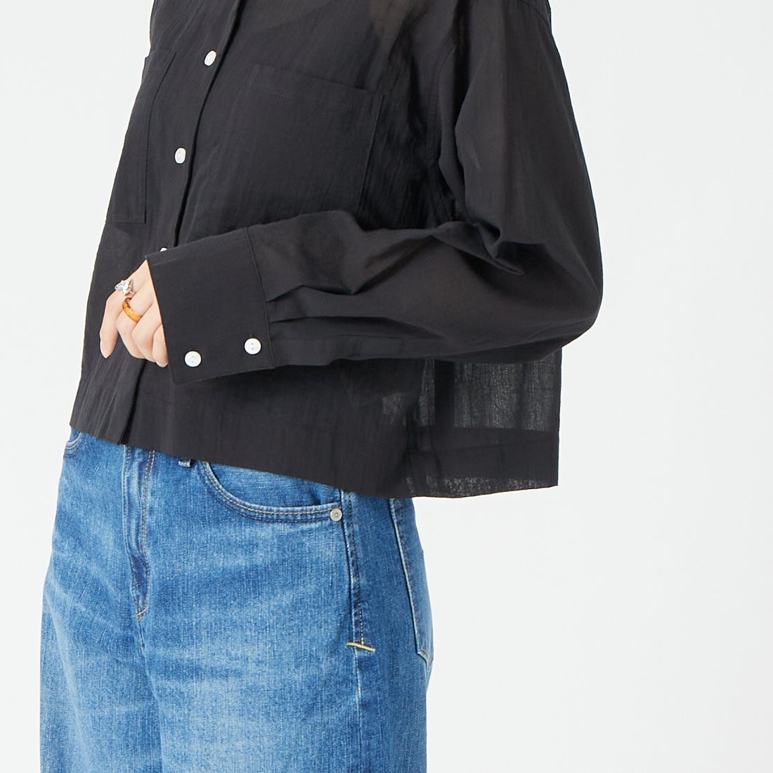 USINE [ユジーヌ] シアー短丈シャツ [IN11-SH-6] BLACK &&モデル身長：162cm 着用サイズ：F&&