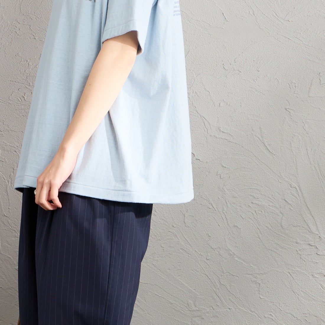 Americana [アメリカーナ] バックプリントTシャツ [BRF-808A-1] ﾌﾞﾙｰｸﾞﾚｰ &&モデル身長：158cm 着用サイズ：ONE SIZE&&