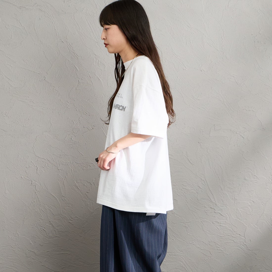 Americana [アメリカーナ] バックプリントTシャツ [BRF-808A-1] ﾎﾜｲﾄ &&モデル身長：150cm 着用サイズ：ONE SIZE&&