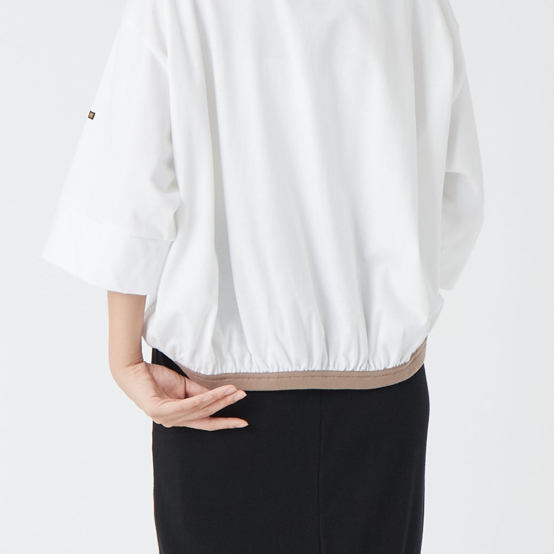 KHA:KI [カーキ] バックヘムラインバスクシャツ [MIL26HCS3477] WHITE/GRAY &&モデル身長：162cm 着用サイズ：1&&