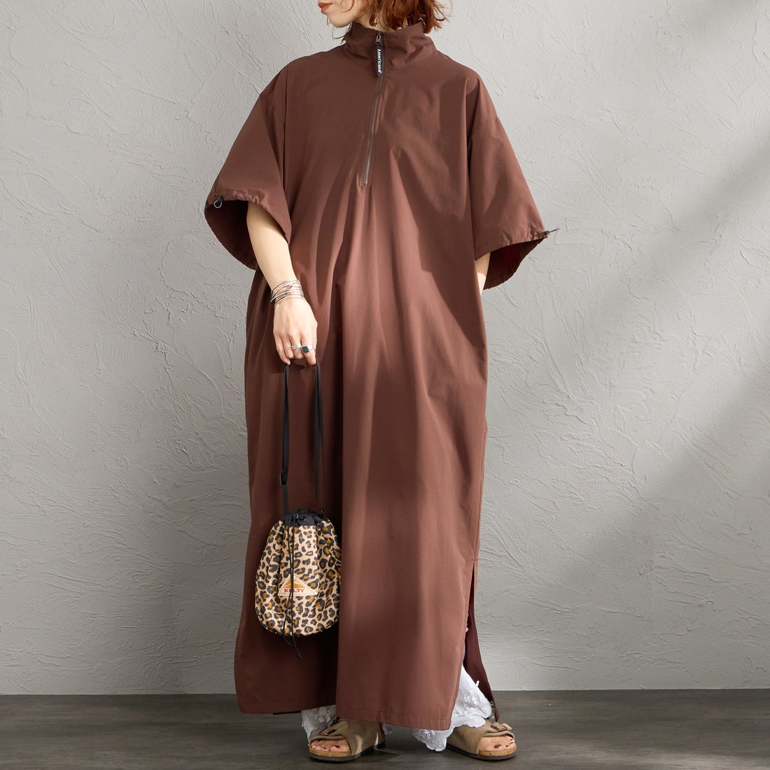 Americana [アメリカーナ] ベンチレーション マキシ丈ワンピース [RFT-S-003-26SUM] ﾌﾞﾗｳﾝ &&モデル身長：158cm 着用サイズ：ONE SIZE&&