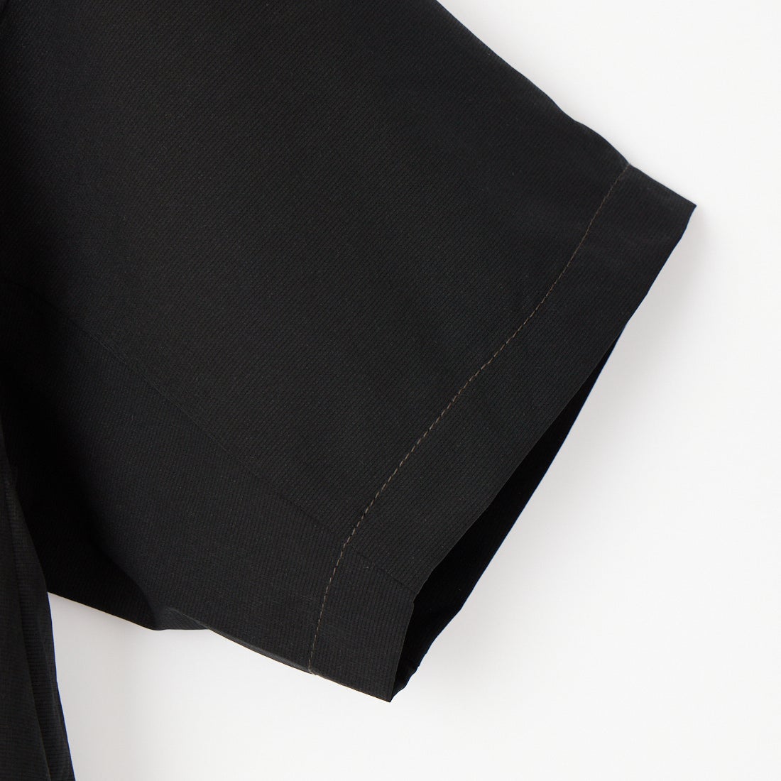 and wander [アンドワンダー] ドライ ブリーザブル 半袖シャツ [5746143025] BLACK