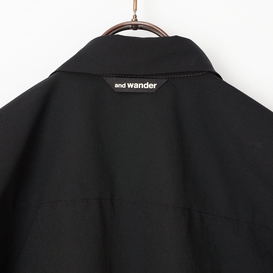 and wander [アンドワンダー] ドライ ブリーザブル 半袖シャツ [5746143025] BLACK