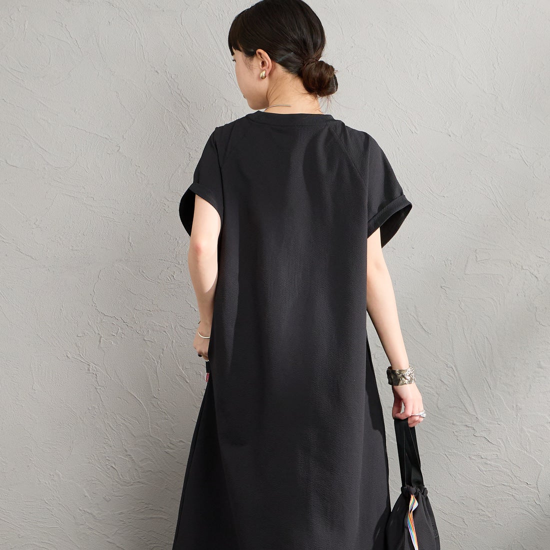 CHUMS [チャムス] シアサッカーストレッチワンピース [CH18-1371] K001 BLACK &&モデル身長：150cm 着用サイズ：WM&&