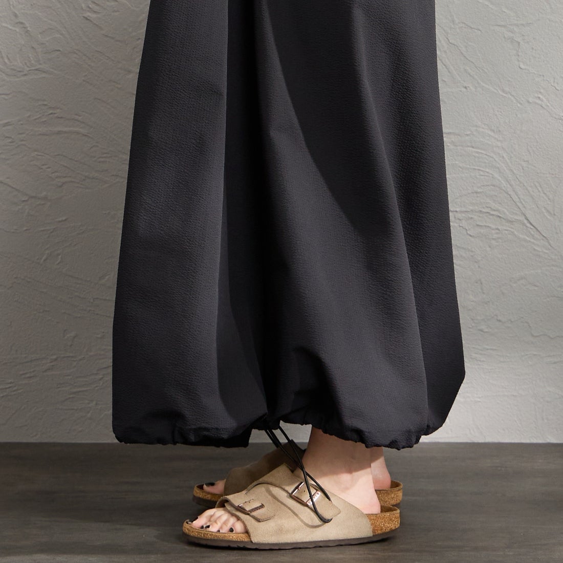 CHUMS [チャムス] シアサッカーストレッチワンピース [CH18-1371] K001 BLACK &&モデル身長：150cm 着用サイズ：WM&&ス] シアサッカーストレッチワンピース [CH18-1371] G057 GREIG