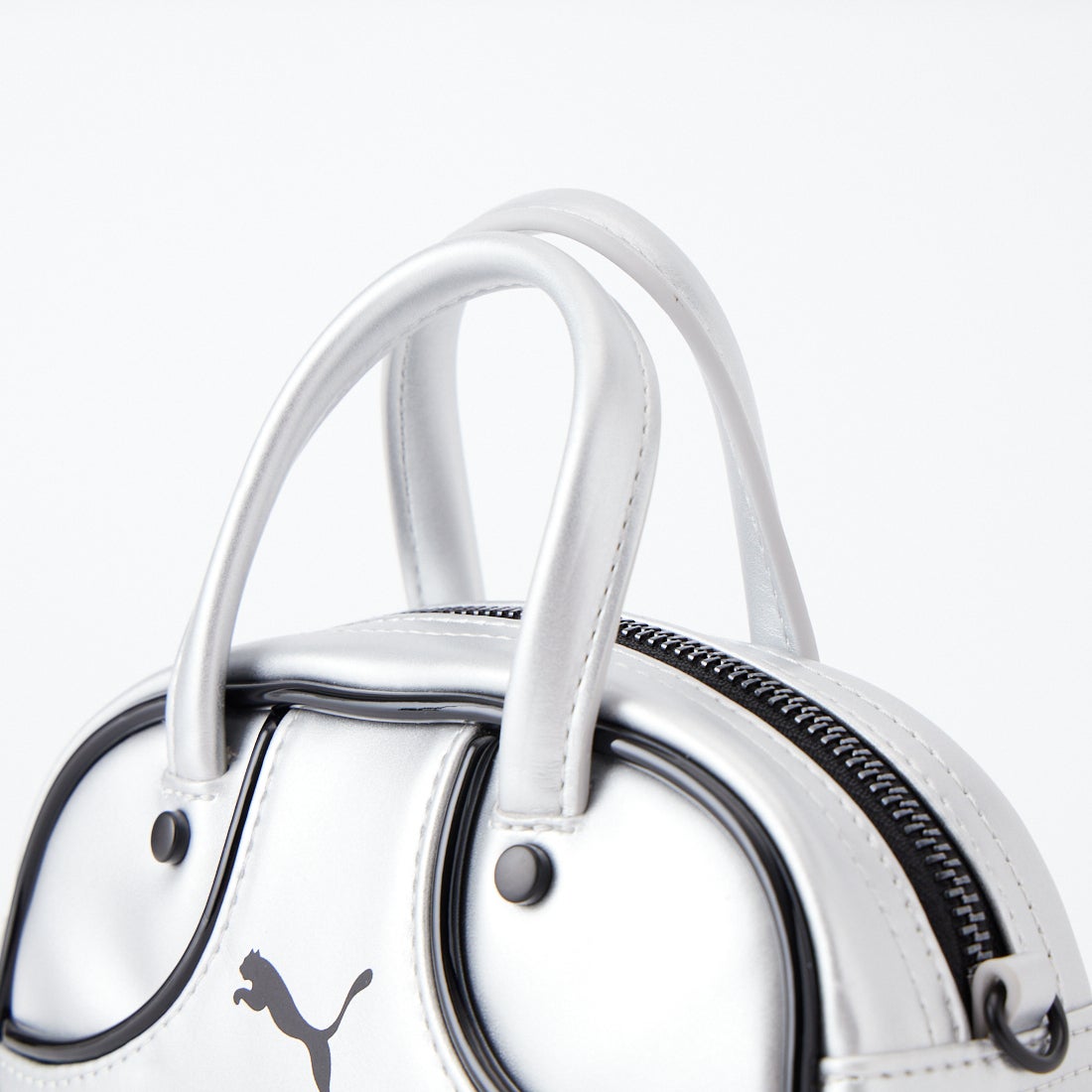 PUMA [プーマ] 1976 メタリック マイクロ グリップバッグ [092485] 01 GLACIAL