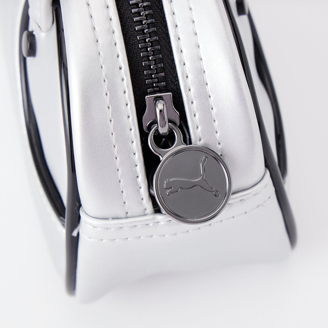 PUMA [プーマ] 1976 メタリック マイクロ グリップバッグ [092485] 01 GLACIAL