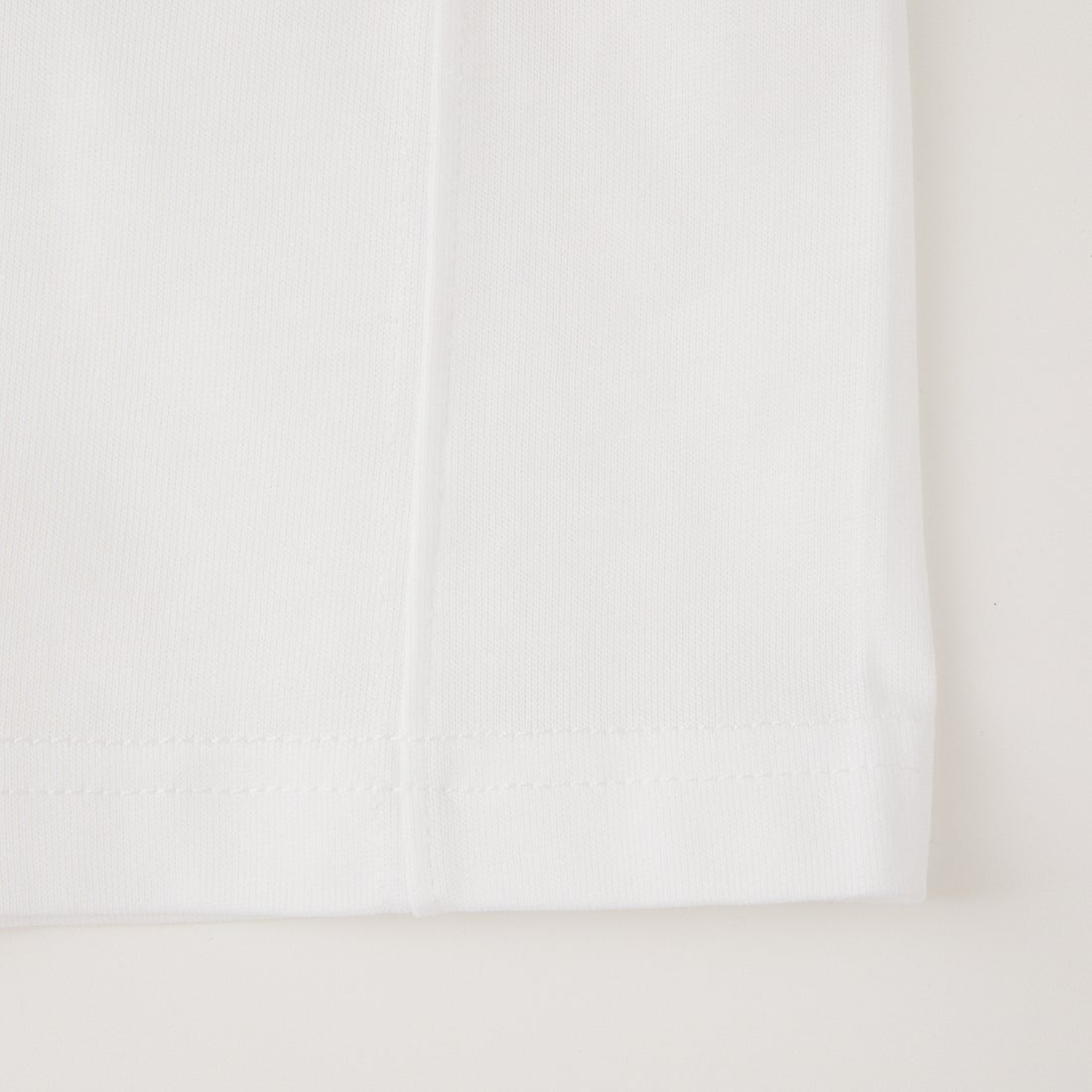 1PIU1UGUALE3 RELAX [ウノ ピゥ ウノ ウグァーレ トレ] シャドウ ロゴ 半袖Tシャツ [UST-26005] SN10 WHITE