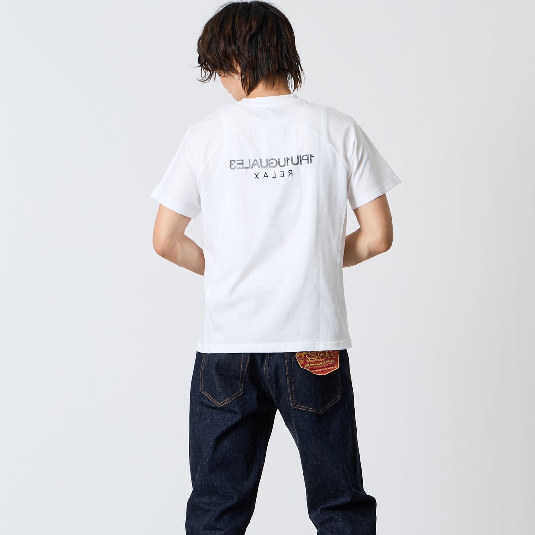 1PIU1UGUALE3 RELAX [ウノ ピゥ ウノ ウグァーレ トレ] リバース ロゴ 半袖Tシャツ [UST-26069] SN10 WHITE &&モデル身長：177cm 着用サイズ：M&&