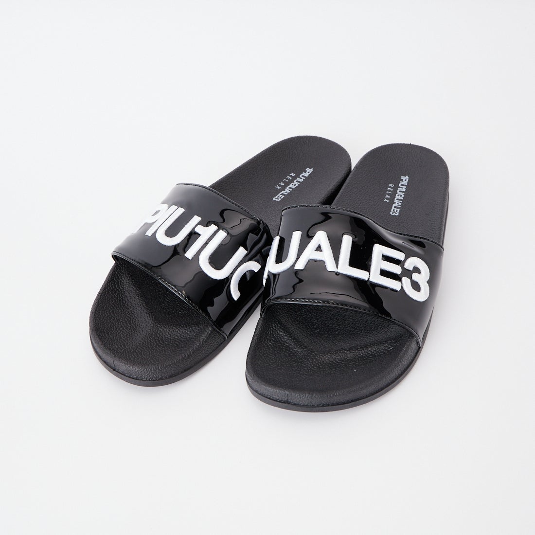 1PIU1UGUALE3 RELAX [ウノ ピゥ ウノ ウグァーレ トレ] ブラック サンダル [USX-26011] SN270 BK A