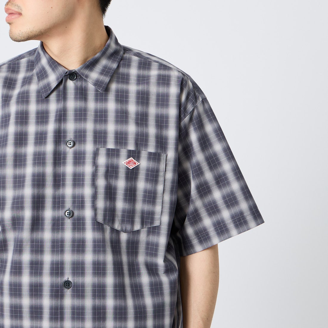 DANTON [ダントン] ポプリン ショートスリーブシャツ [DT-B0434TCV] GRY/CHR OM &&モデル身長：167cm 着用サイズ：38&&