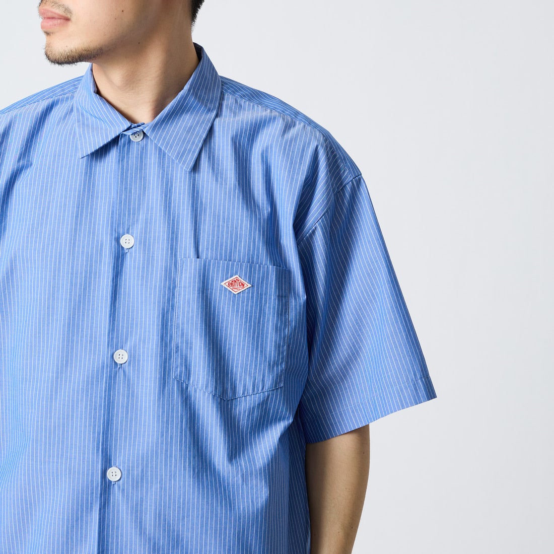 DANTON [ダントン] ポプリン ショートスリーブシャツ [DT-B0434TCV] BLU/WHT ST &&モデル身長：167cm 着用サイズ：40&&