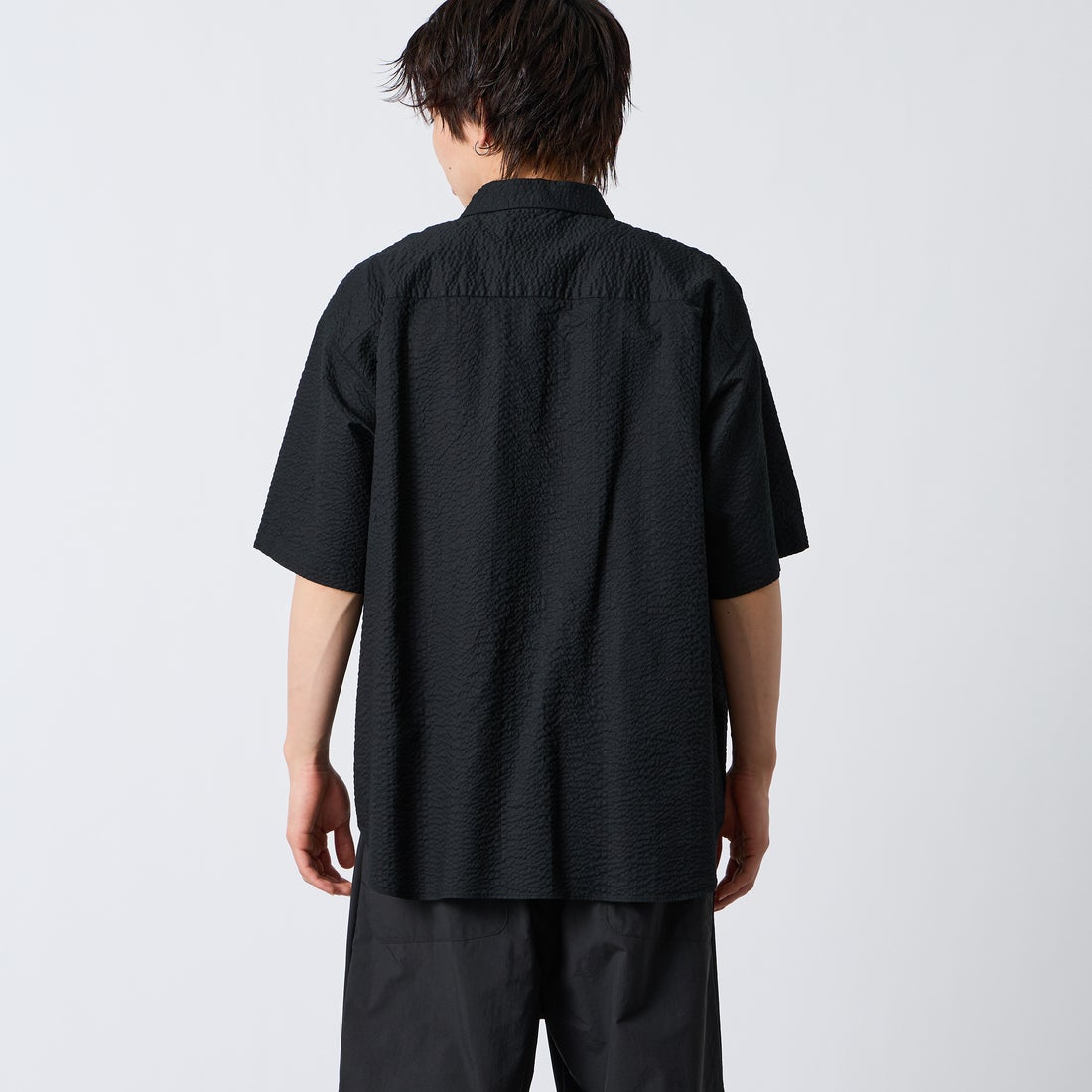 DANTON [ダントン] リンクルフィニッシュ ショートスリーブシャツ [DT-B0434UKK] BLACK &&モデル身長：177cm 着用サイズ：42&&