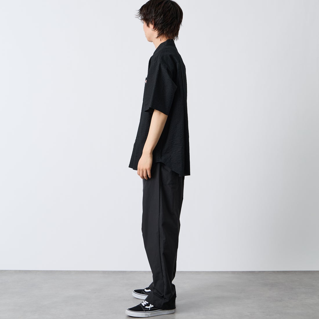 DANTON [ダントン] リンクルフィニッシュ ショートスリーブシャツ [DT-B0434UKK] BLACK &&モデル身長：177cm 着用サイズ：42&&