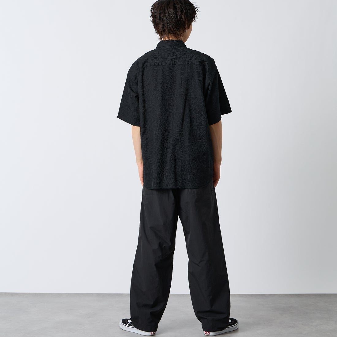 DANTON [ダントン] リンクルフィニッシュ ショートスリーブシャツ [DT-B0434UKK] BLACK &&モデル身長：177cm 着用サイズ：42&&