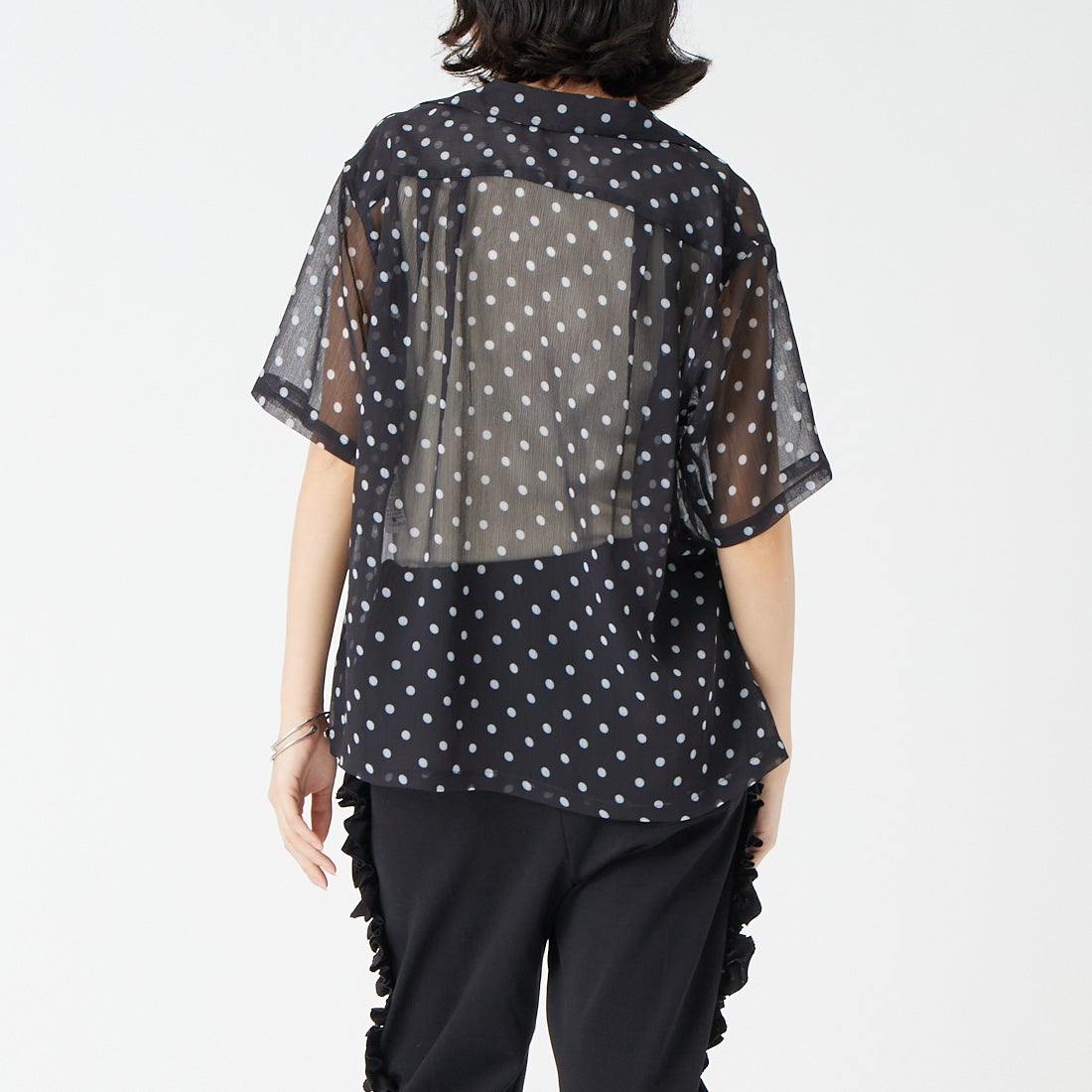 Vincent et Mireille [ヴァンソン エ ミレイユ] シアーオープンカラーシャツ [VM261PC11042] 93 BLK/OW &&モデル身長：162cm 着用サイズ：36&&