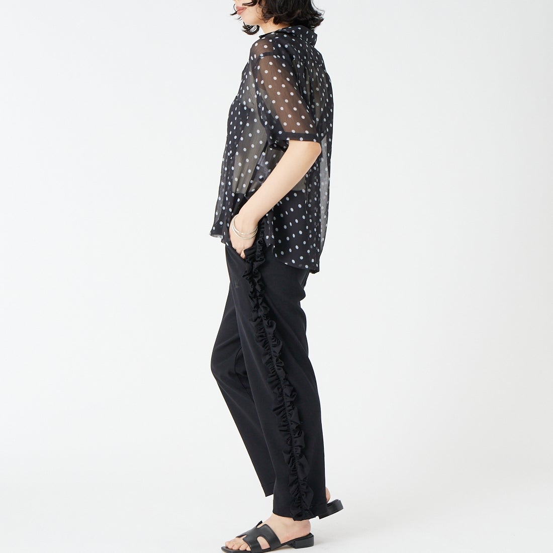 Vincent et Mireille [ヴァンソン エ ミレイユ] シアーオープンカラーシャツ [VM261PC11042] 93 BLK/OW &&モデル身長：162cm 着用サイズ：36&&