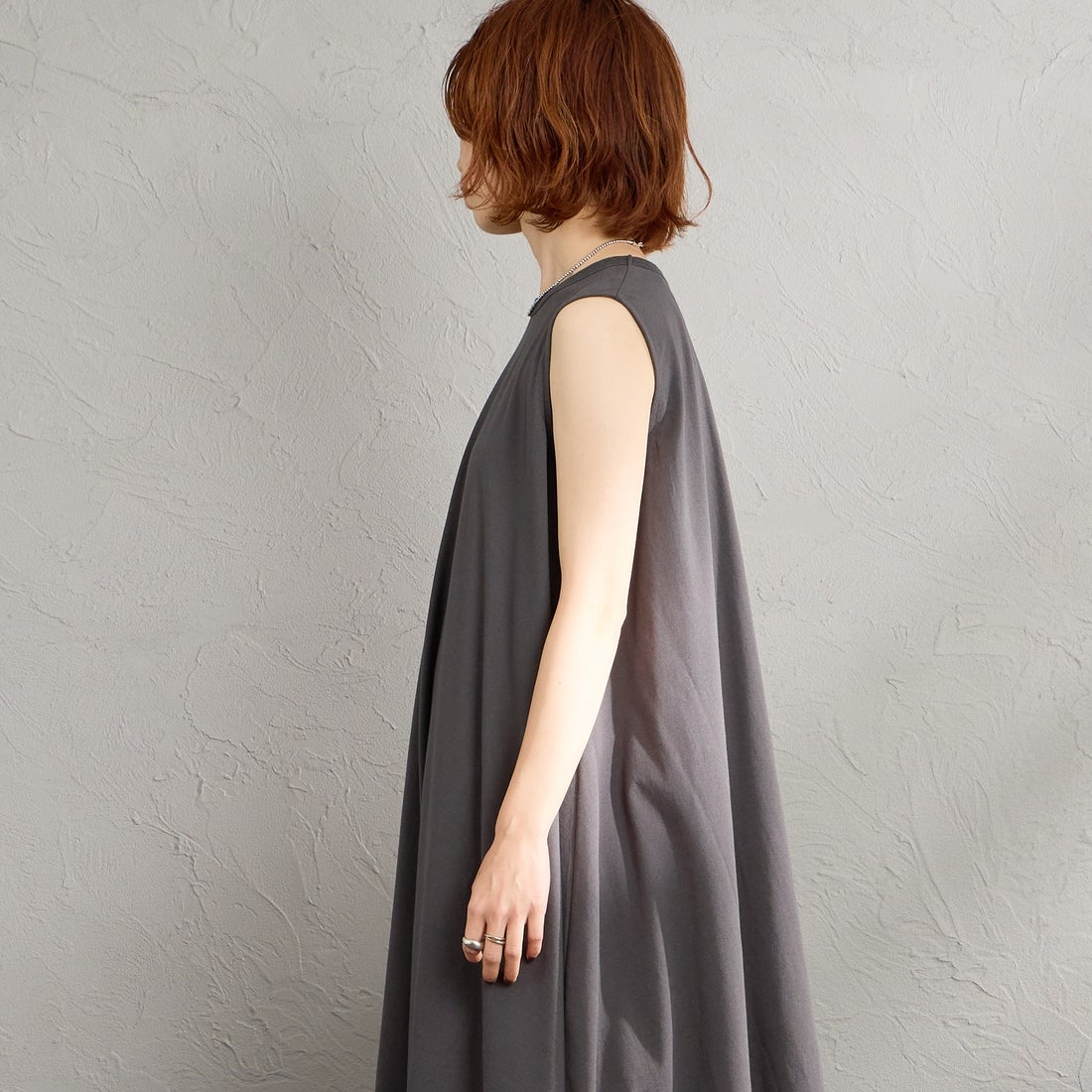 ORCIVAL [オーシバル] ノースリーブAラインシルエット カットワンピース [OR-C0534OEJ] CHARCOAL &&モデル身長：158cm 着用サイズ：2&&
