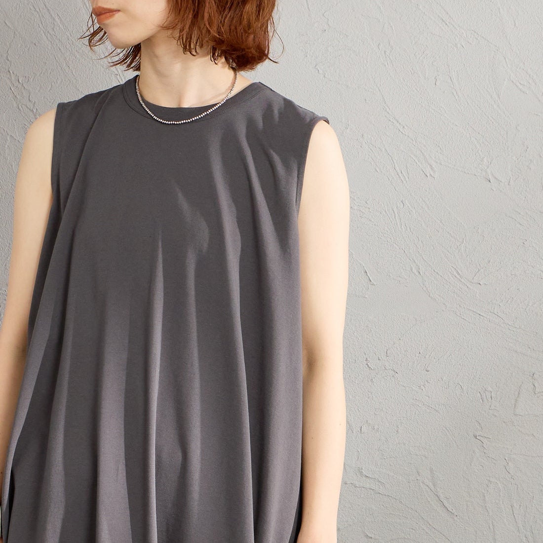 ORCIVAL [オーシバル] ノースリーブAラインシルエット カットワンピース [OR-C0534OEJ] CHARCOAL &&モデル身長：158cm 着用サイズ：2&&