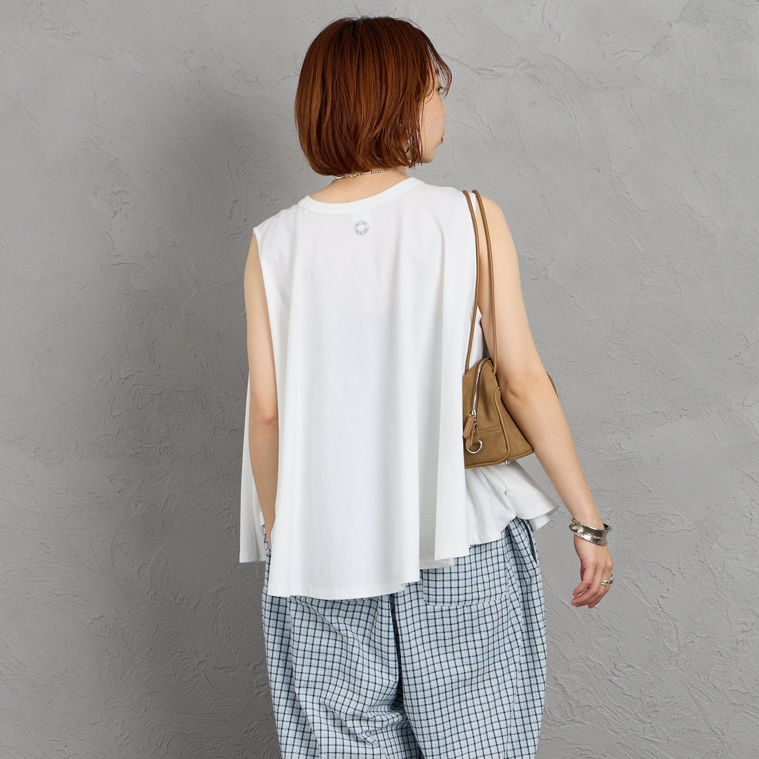 ORCIVAL [オーシバル] ノースリーブプルオーバー [OR-C0533OEJ] WHITE &&モデル身長：158cm 着用サイズ：1&&