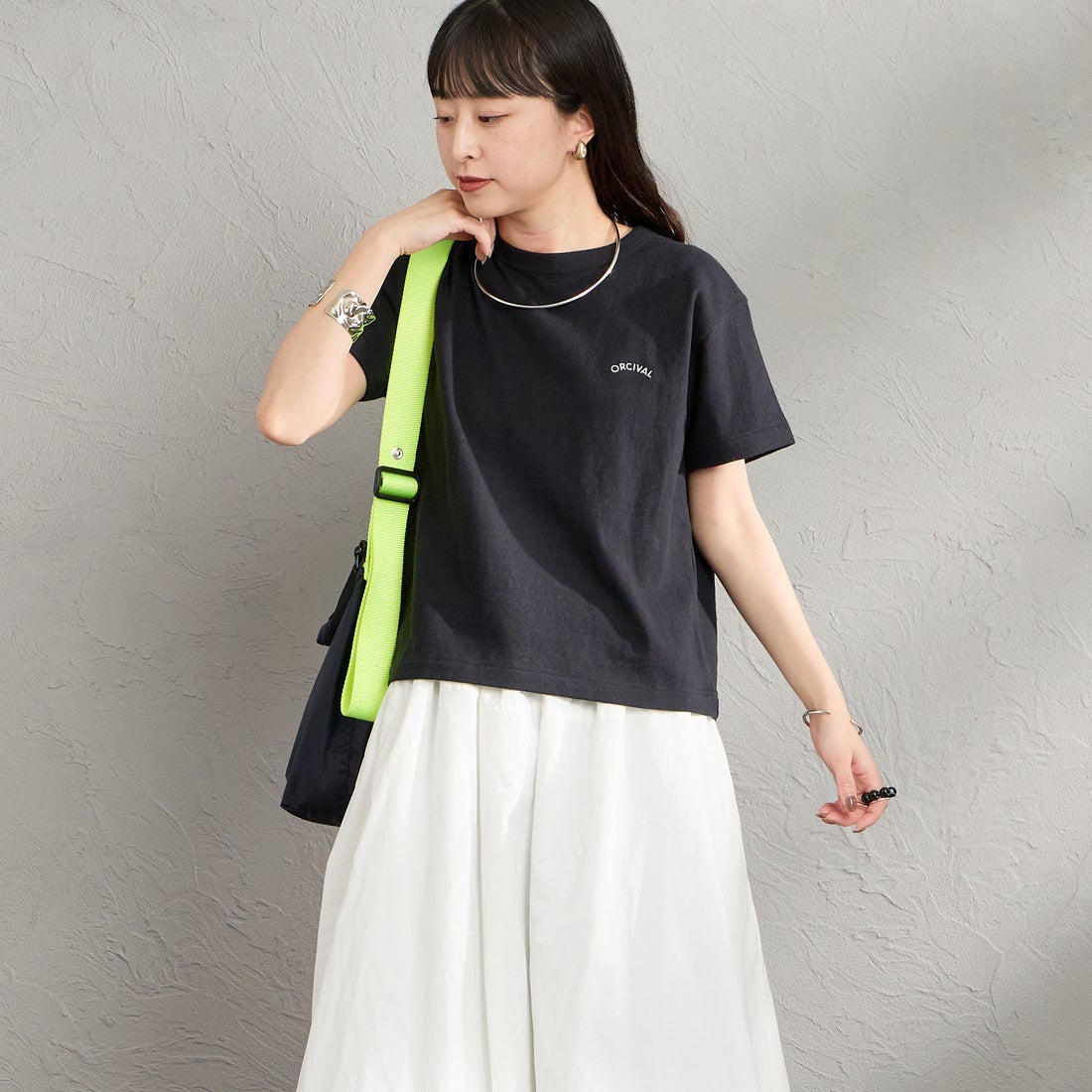 ORCIVAL [オーシバル] ワンポイント刺繍 ショートスリーブTシャツ [OR-C0519TSB] BLACK &&モデル身長：150cm 着用サイズ：2&&