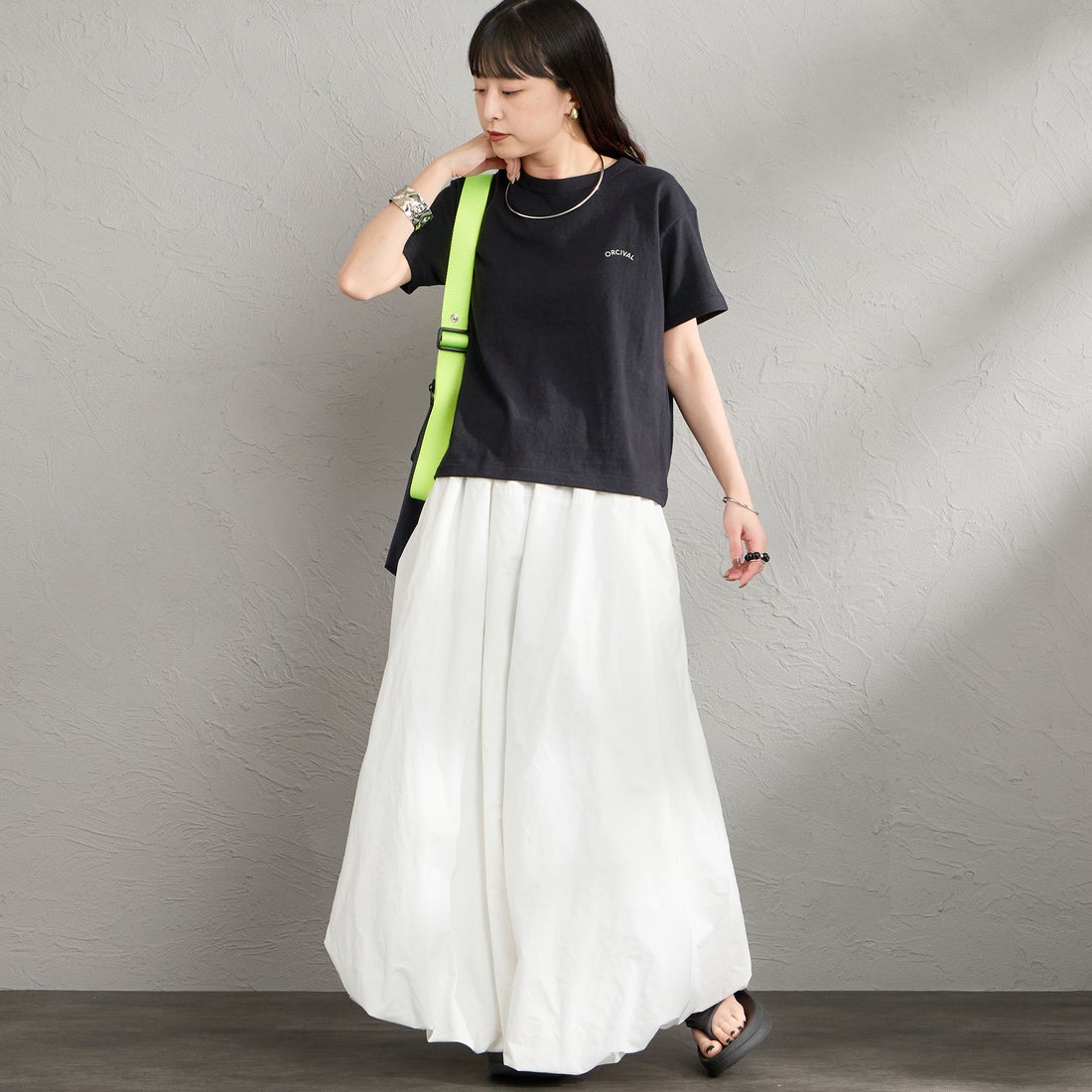 ORCIVAL [オーシバル] ワンポイント刺繍 ショートスリーブTシャツ [OR-C0519TSB] BLACK &&モデル身長：150cm 着用サイズ：2&&