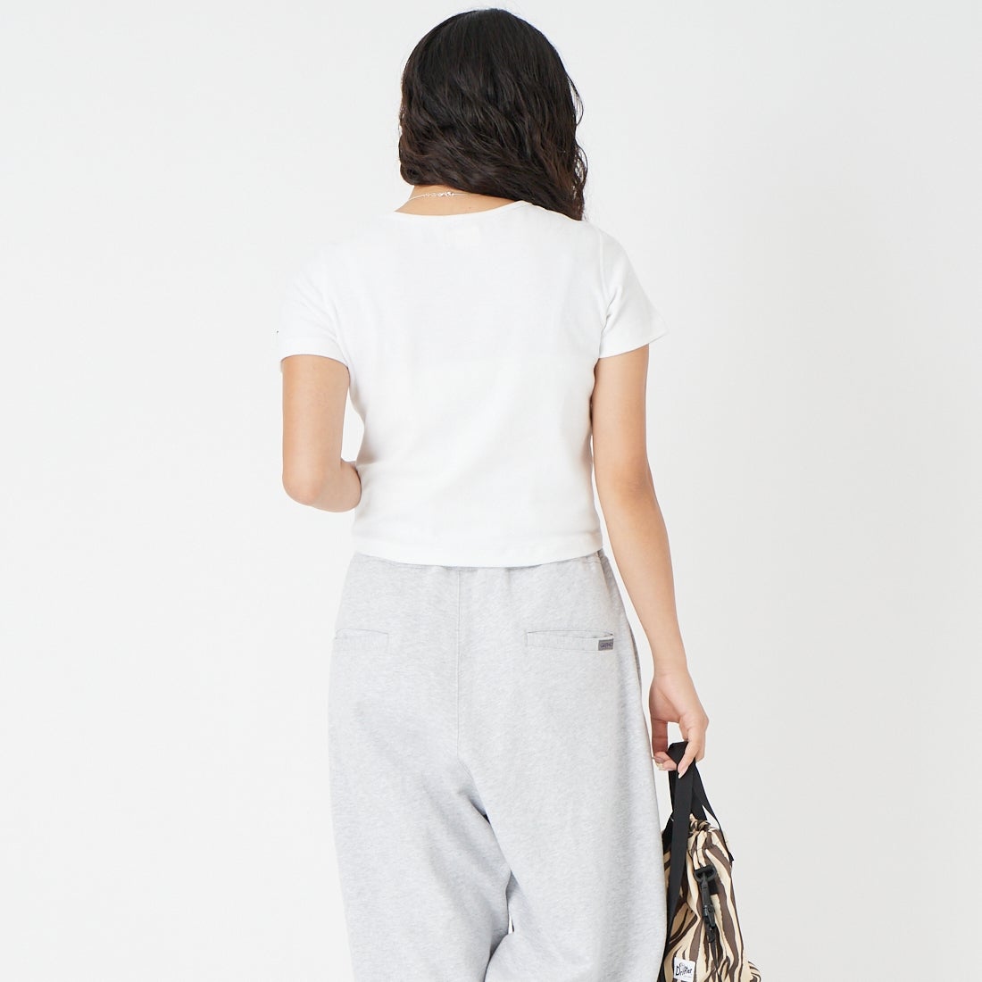 HOLLYWOOD RANCH MARKET [ハリウッドランチマーケット] クロップド ショートスリーブ Tシャツ [1006989] WHITE &&モデル身長：162cm 着用サイズ：M&&