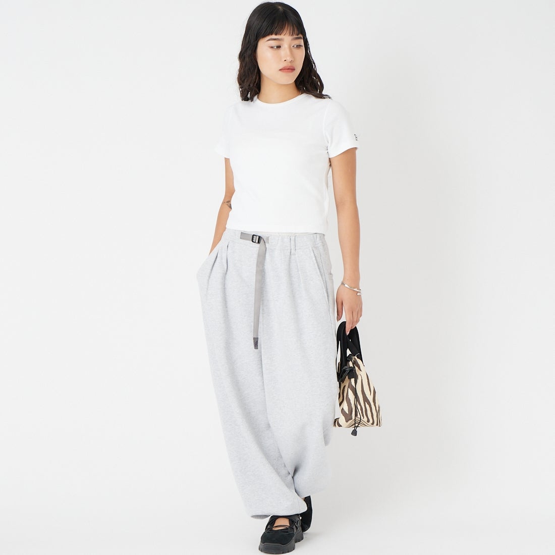 HOLLYWOOD RANCH MARKET [ハリウッドランチマーケット] クロップド ショートスリーブ Tシャツ [1006989] WHITE &&モデル身長：162cm 着用サイズ：M&&