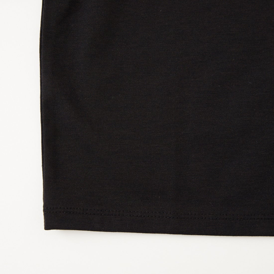 emmi [エミ] emmiロゴ クロップドTシャツ [13WCT261072] BLK