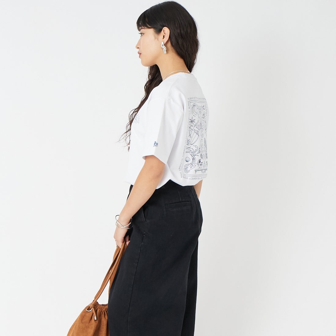 The Endless Summer [エンドレスサマー] バンダナ刺繍 Tシャツ [C-26574308] 07 WHITE &&モデル身長：162cm 着用サイズ：S&&
