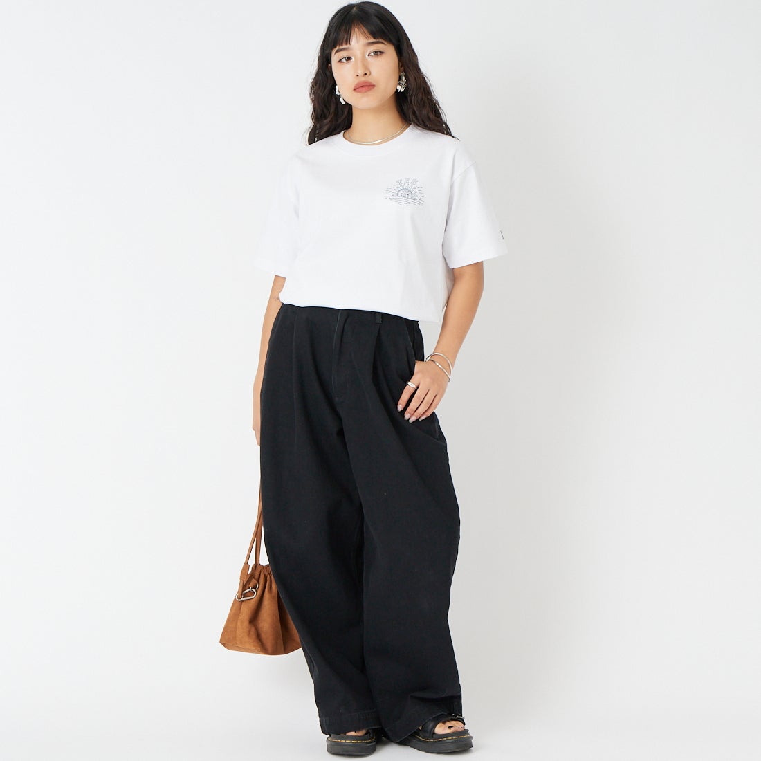 The Endless Summer [エンドレスサマー] バンダナ刺繍 Tシャツ [C-26574308] 07 WHITE &&モデル身長：162cm 着用サイズ：S&&