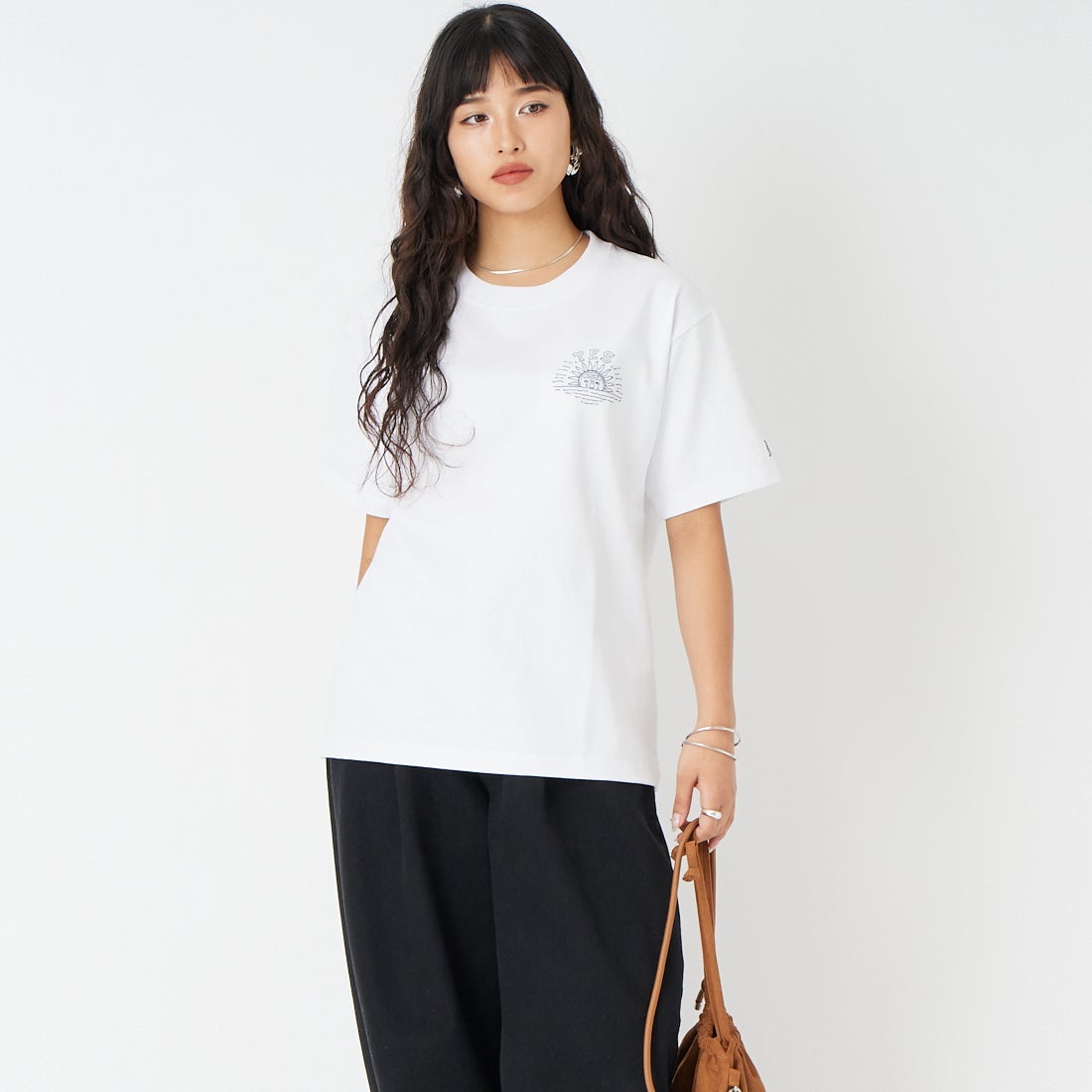 The Endless Summer [エンドレスサマー] バンダナ刺繍 Tシャツ [C-26574308] 07 WHITE &&モデル身長：162cm 着用サイズ：S&&