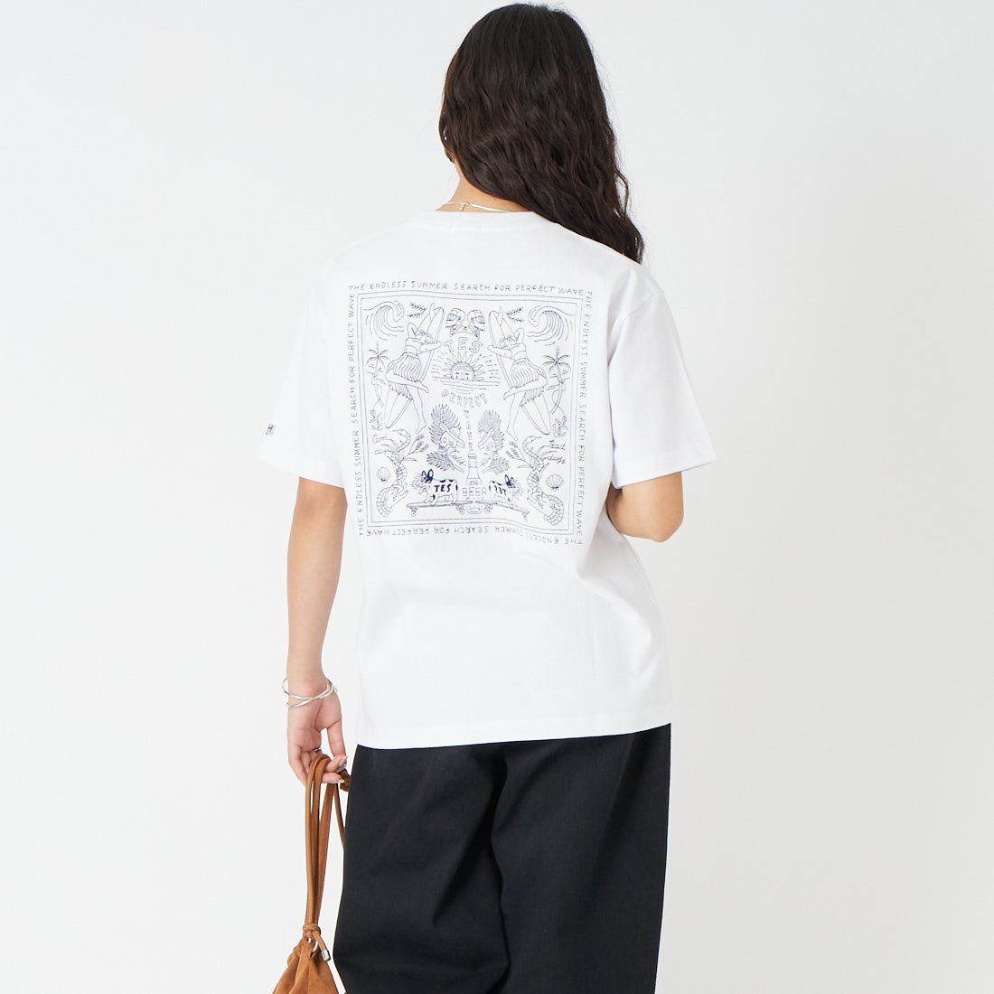 The Endless Summer [エンドレスサマー] バンダナ刺繍 Tシャツ [C-26574308] 07 WHITE &&モデル身長：162cm 着用サイズ：S&&
