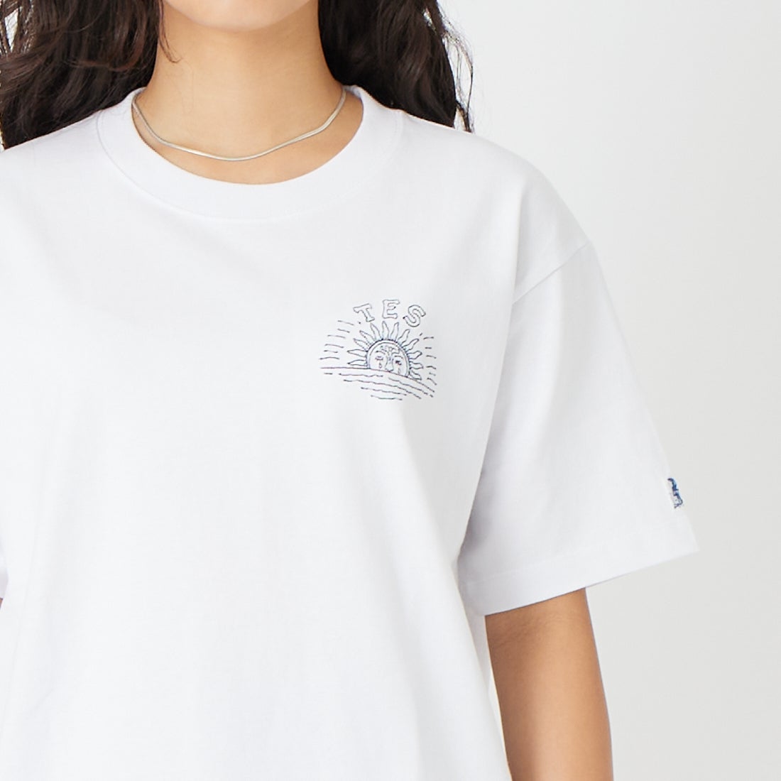 The Endless Summer [エンドレスサマー] バンダナ刺繍 Tシャツ [C-26574308] 07 WHITE &&モデル身長：162cm 着用サイズ：S&&