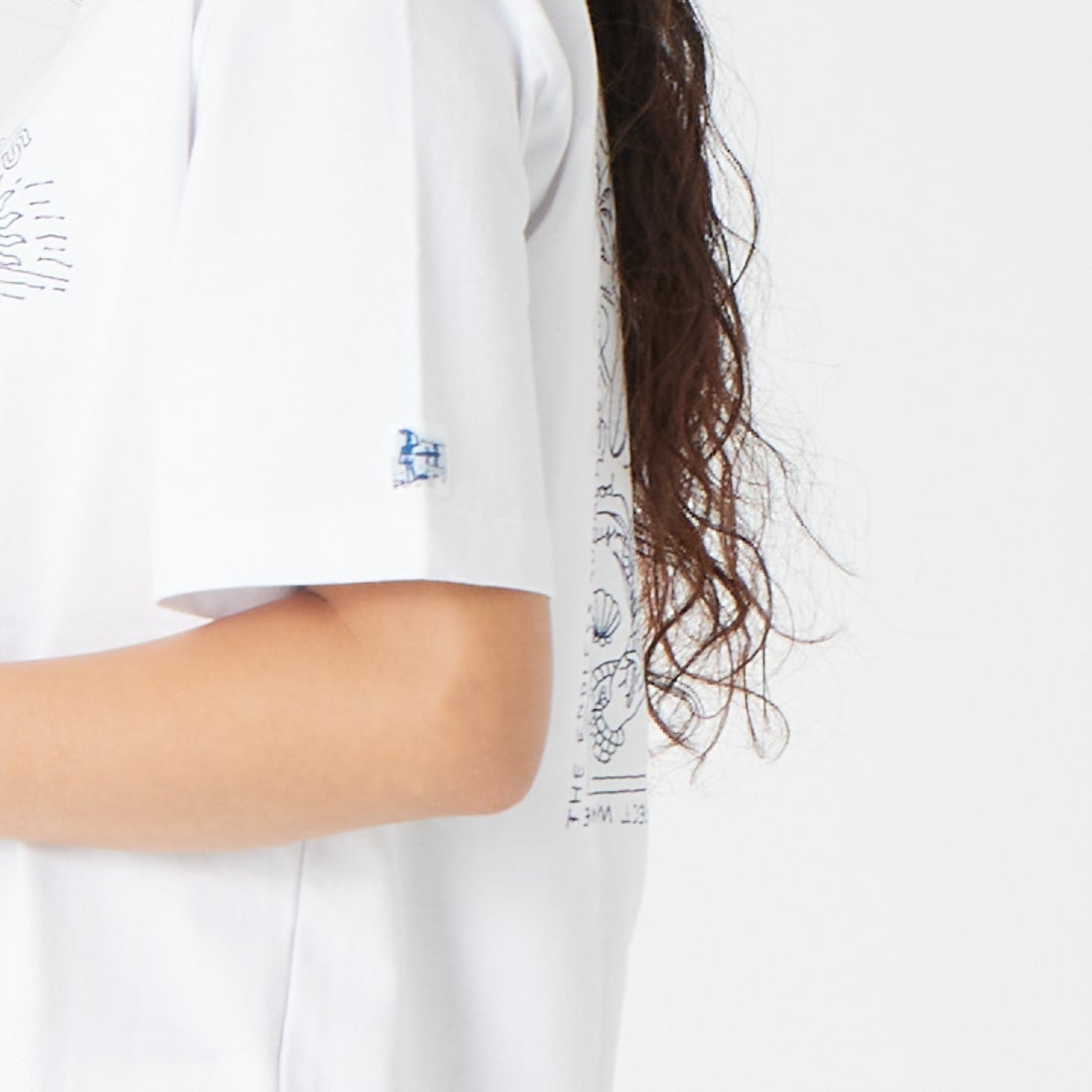 The Endless Summer [エンドレスサマー] バンダナ刺繍 Tシャツ [C-26574308] 07 WHITE &&モデル身長：162cm 着用サイズ：S&&