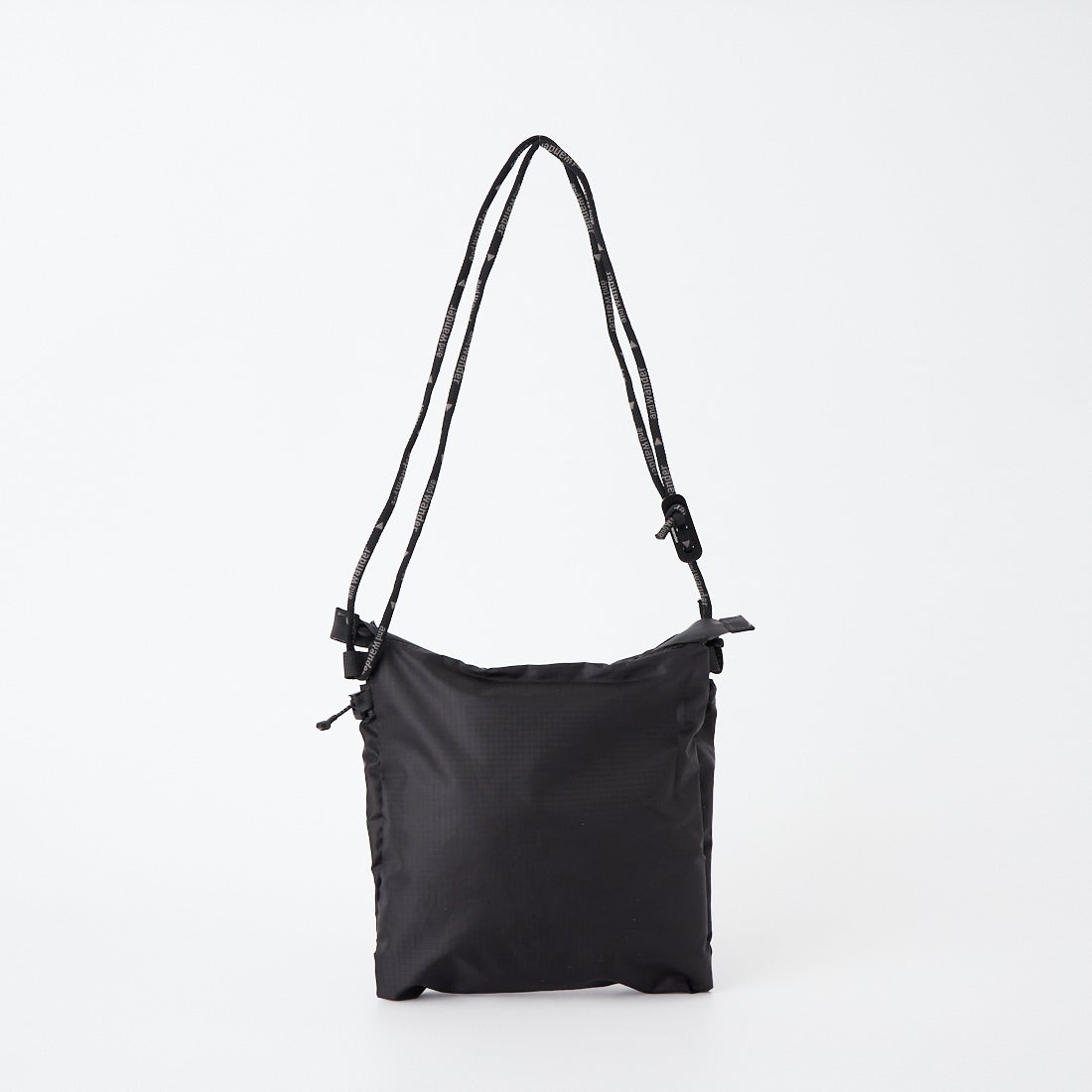 and wander [アンドワンダー] クリスピーリップサコッシュ [5746985151] BLACK