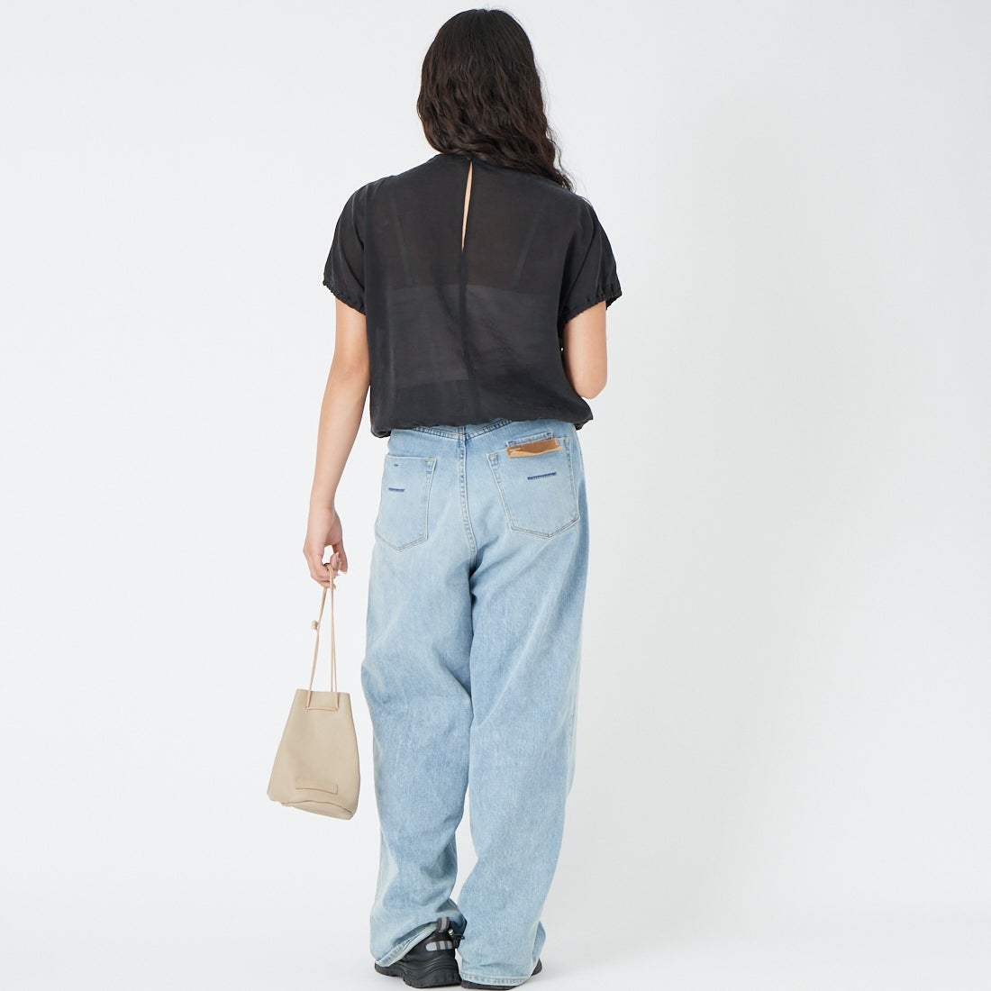 CLOCHE [クロシェ] シアーギャザーデザイントップス [61085034] ﾌﾞﾗｯｸ &&モデル身長：162cm 着用サイズ：2&&