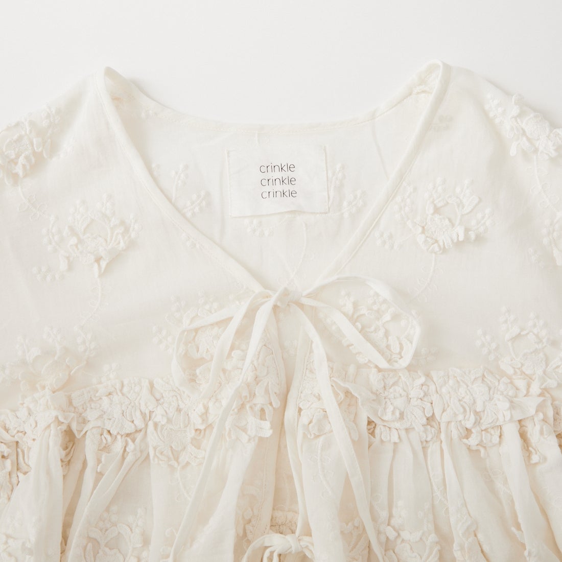 crinkle crinkle crinkle [クリンクル クリンクル クリンクル] 3D刺繍 ギャザーボレロ [CC-4517] WHITE