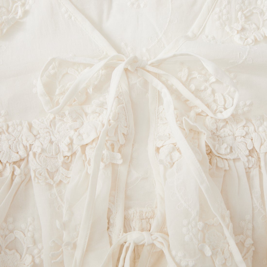 crinkle crinkle crinkle [クリンクル クリンクル クリンクル] 3D刺繍 ギャザーボレロ [CC-4517] WHITE