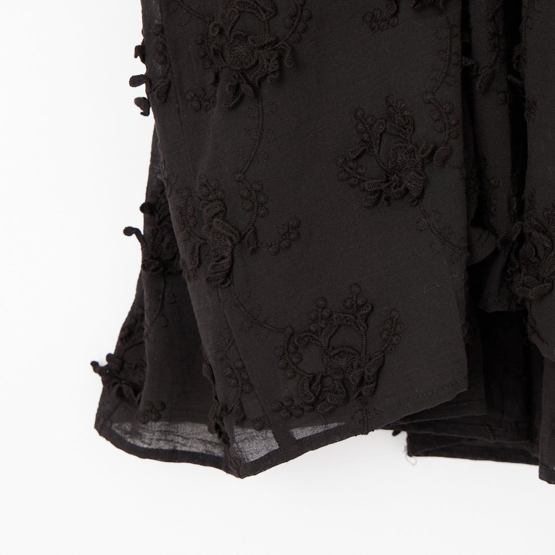 crinkle crinkle crinkle [クリンクル クリンクル クリンクル] 3D刺繍カシュクールキャミソール [CC-4518] BLACK