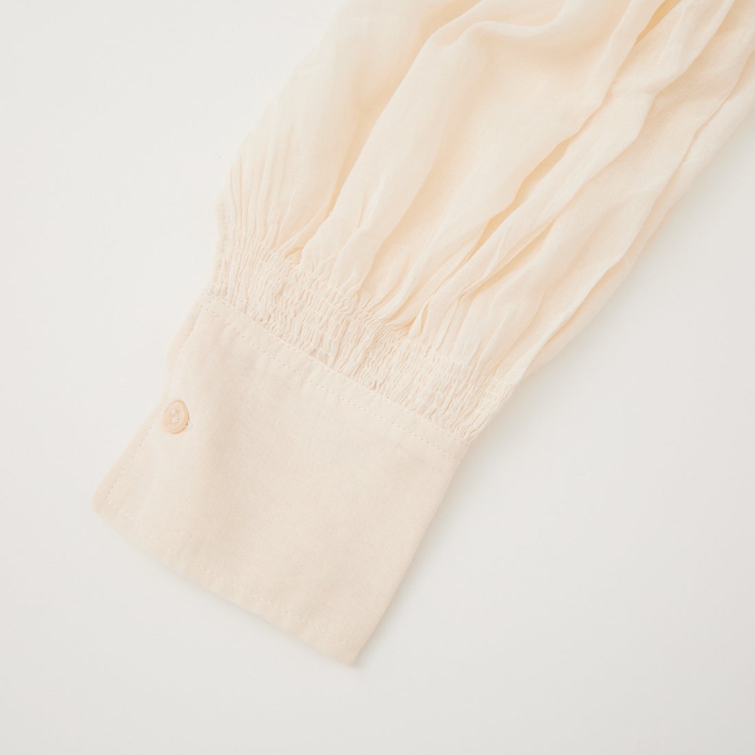 crinkle crinkle crinkle [クリンクル クリンクル クリンクル] バック刺繍シアーブラウス [CC-4534] IVORY