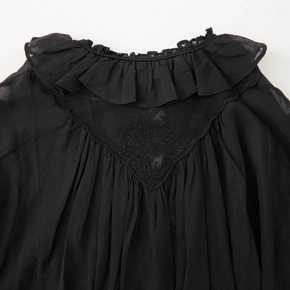 crinkle crinkle crinkle [クリンクル クリンクル クリンクル] バック刺繍シアーブラウス [CC-4534] BLACK