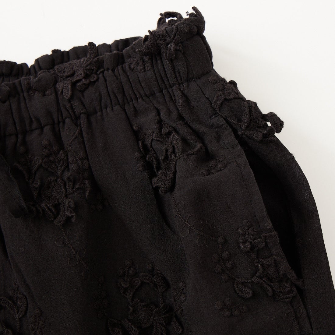 crinkle crinkle crinkle [クリンクル クリンクル クリンクル] シアーコットン 3D刺繍 イージーパンツ [CC-4528] BLACK